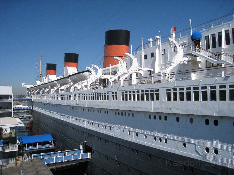 Queen Mary 2010 0175.JPG - A long way to the front from here.